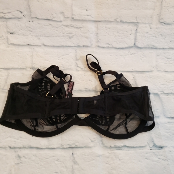 Victoria's Secret size 36D - Picture 3 of 7